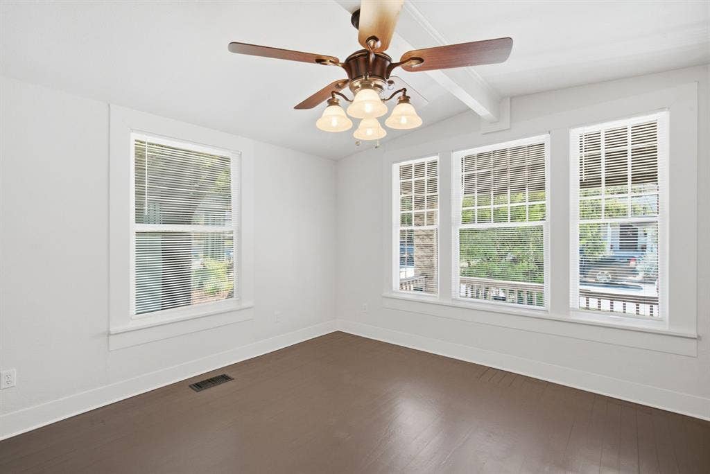 1124 W Arlington Avenue, Fort Worth, TX 76110 1124 W Arlington Avenue, Fort Worth, TX 76110