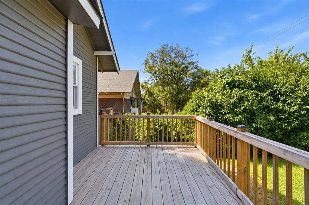 1124 W Arlington Avenue, Fort Worth, TX 76110 1124 W Arlington Avenue, Fort Worth, TX 76110