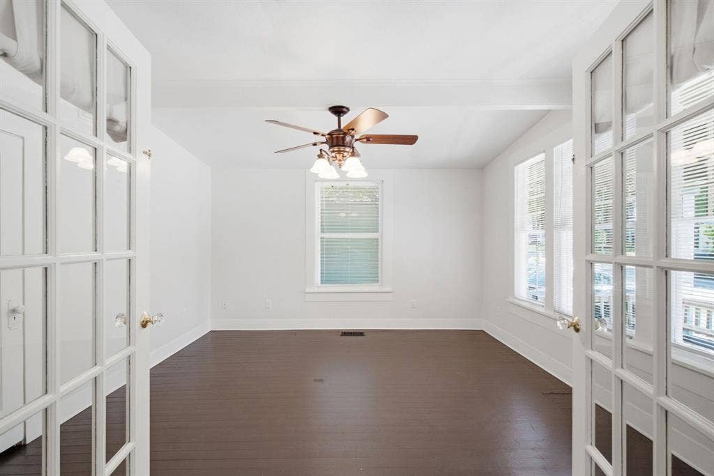 1124 W Arlington Avenue, Fort Worth, TX 76110 1124 W Arlington Avenue, Fort Worth, TX 76110