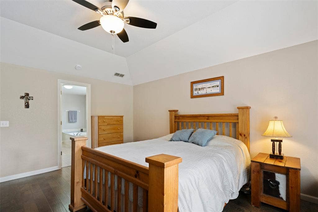 511 Casas Del Norte Court, Granbury, TX 76049 Another angle of the primary bedroom looking towards the ensuite bathroom