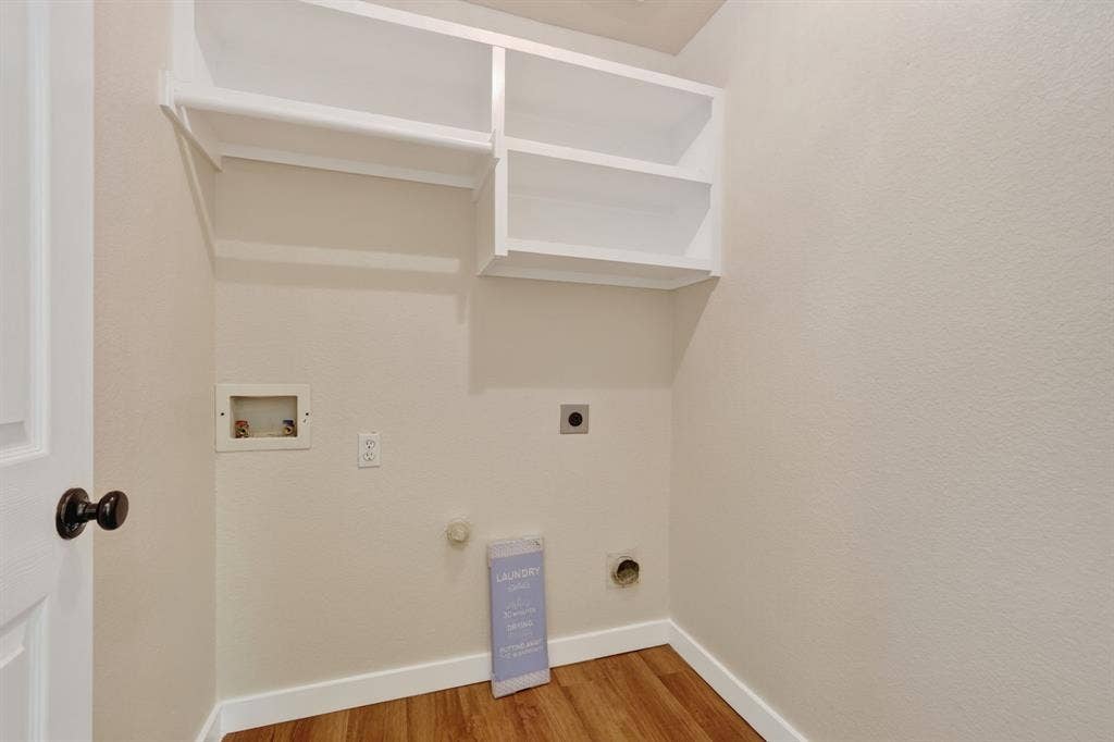 6105 Cheyenne Drive, The Colony, TX 75056