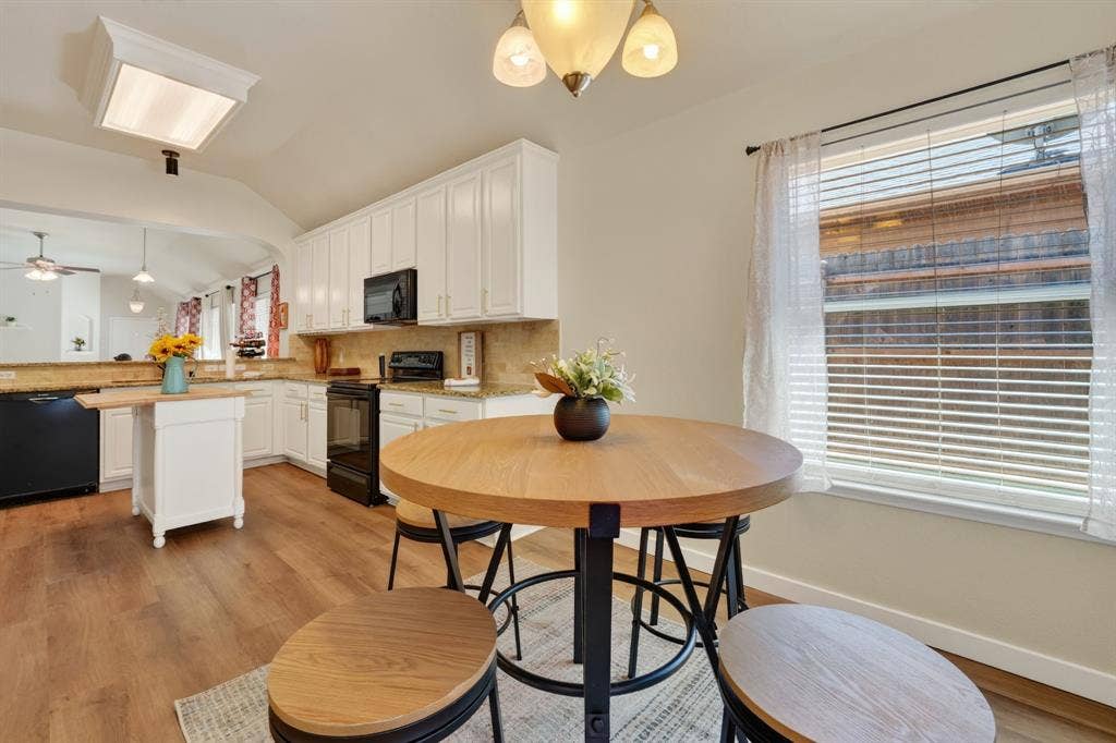 6105 Cheyenne Drive, The Colony, TX 75056