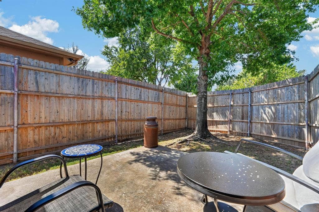 6105 Cheyenne Drive, The Colony, TX 75056