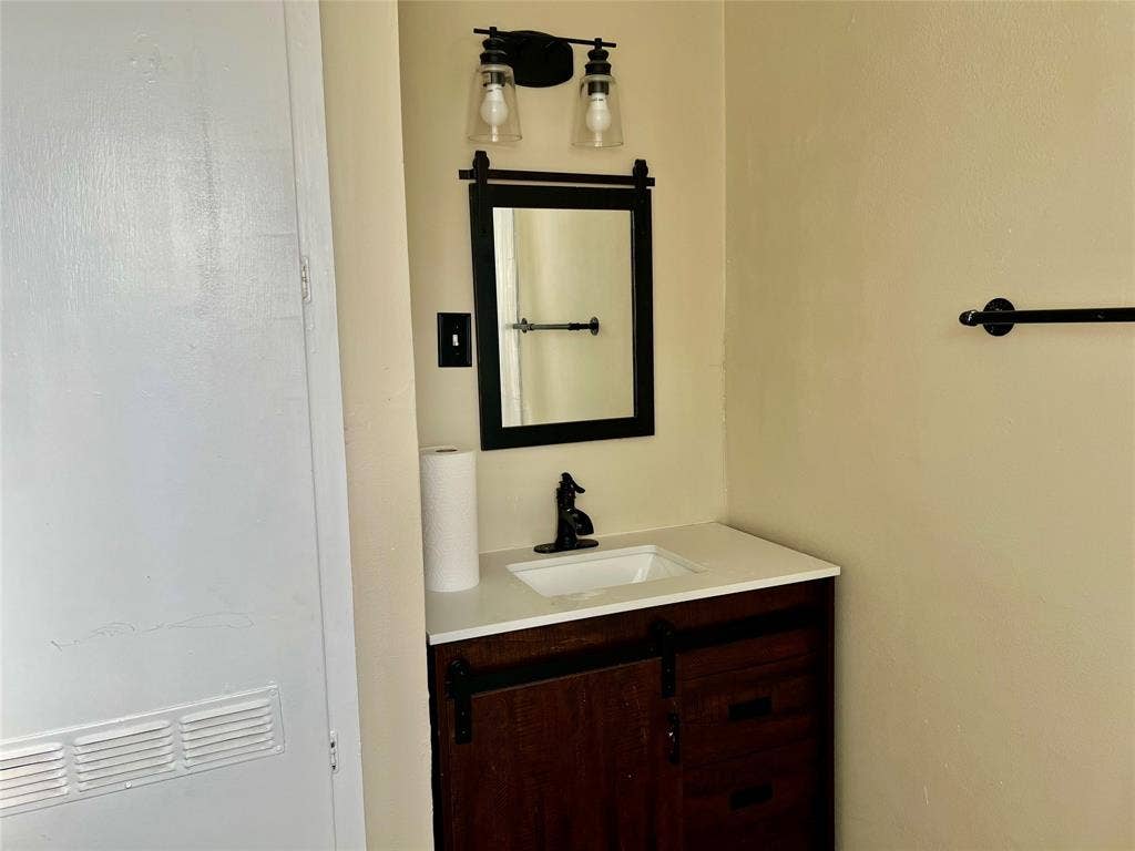 603 W Cedar Street, Nocona, TX 76255 603 W Cedar Street, Nocona, TX 76255