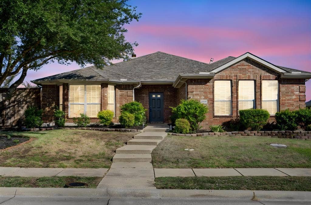 2750 Chalmers Court, Rockwall, TX 75032 Schedule your showing today!