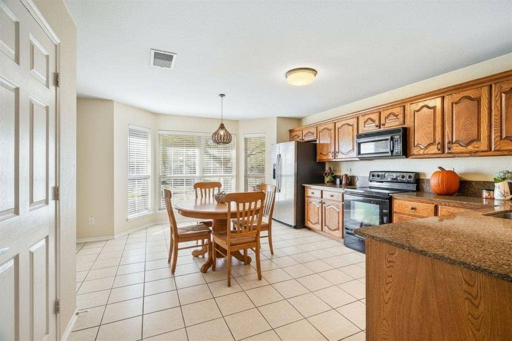 2750 Chalmers Court, Rockwall, TX 75032 Virtually staged kitchen