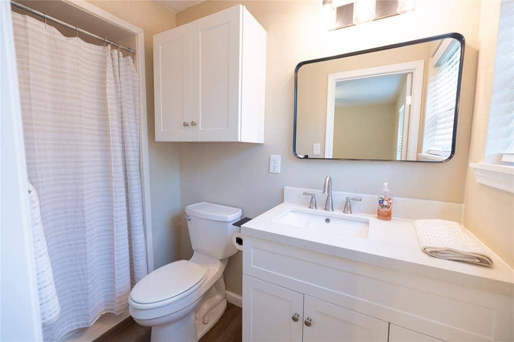 bathroom in primary bedroom