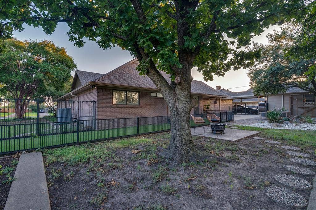 2209 Vicksburg Drive, Sachse, TX 75048