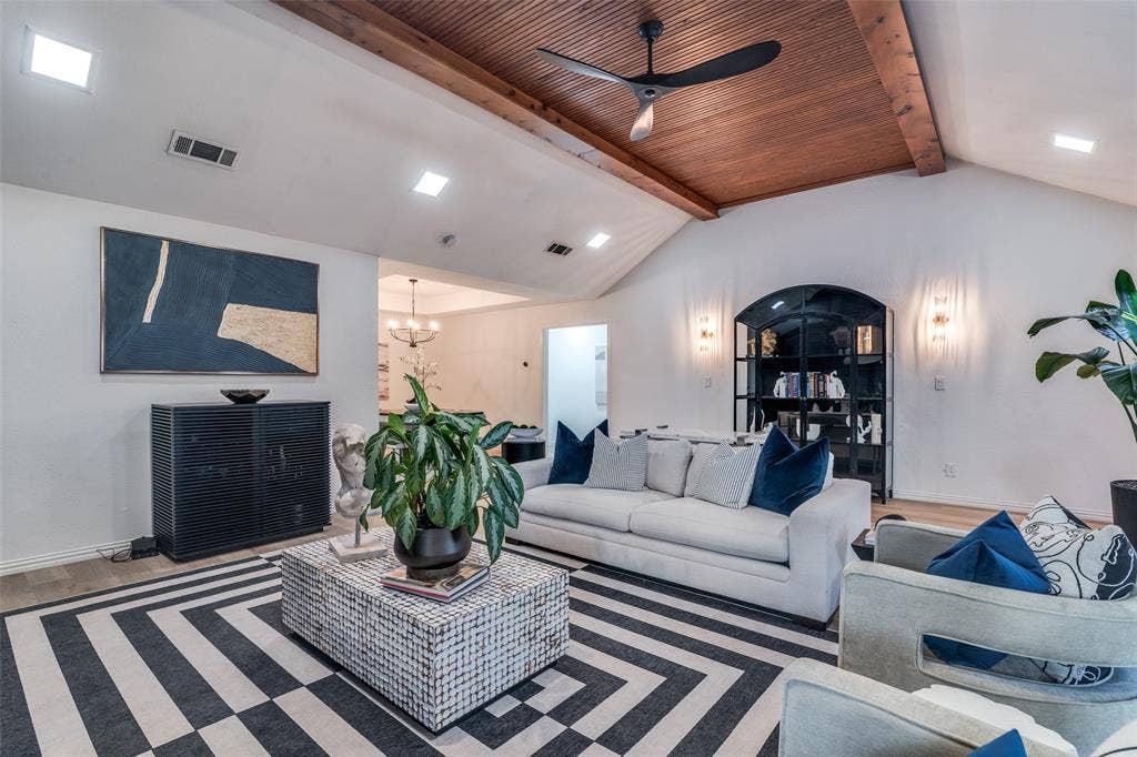 2209 Vicksburg Drive, Sachse, TX 75048