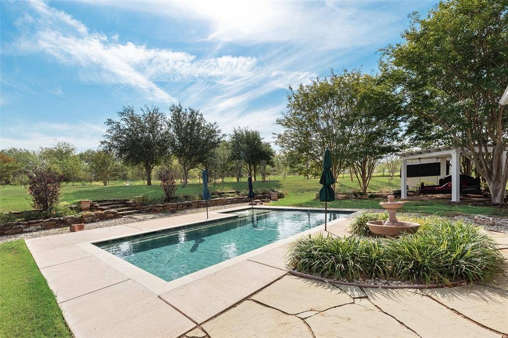 1141 Sugar Ridge Road, Ennis, TX 75119