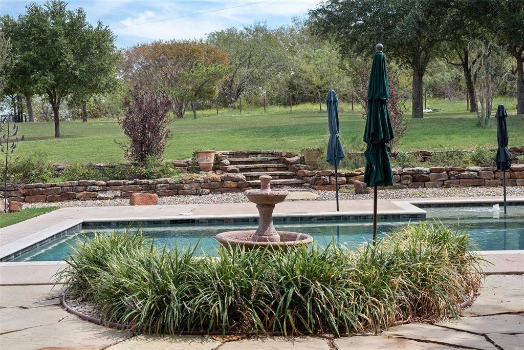1141 Sugar Ridge Road, Ennis, TX 75119