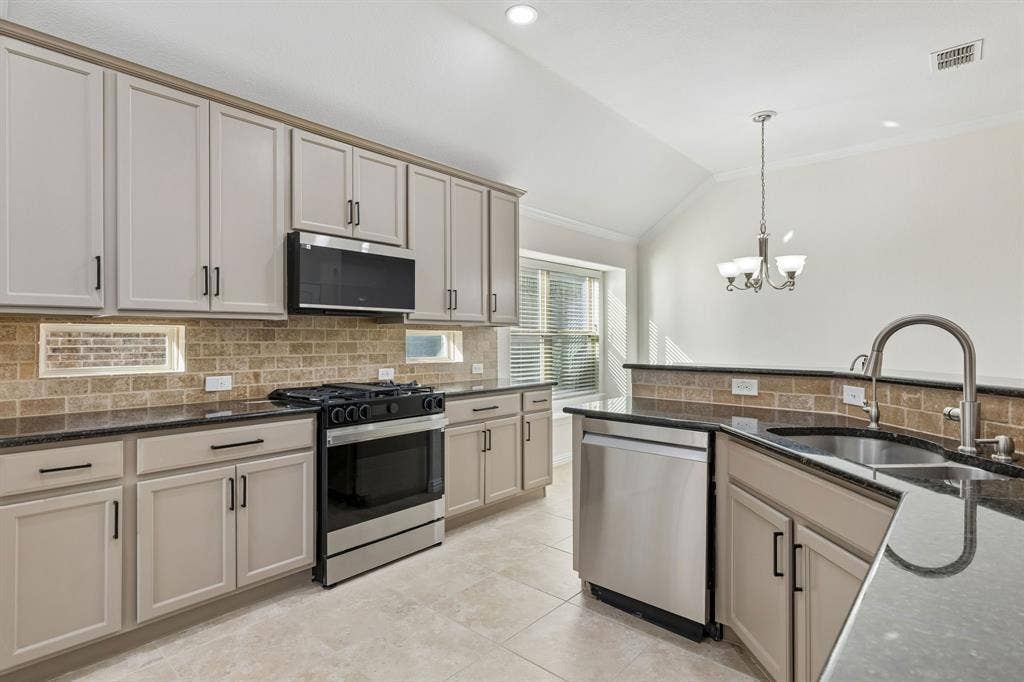 813 Park Place Lane, McKinney, TX 75071 813 Park Place Lane, McKinney, TX 75071