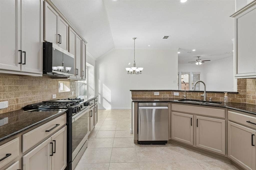 813 Park Place Lane, McKinney, TX 75071 813 Park Place Lane, McKinney, TX 75071