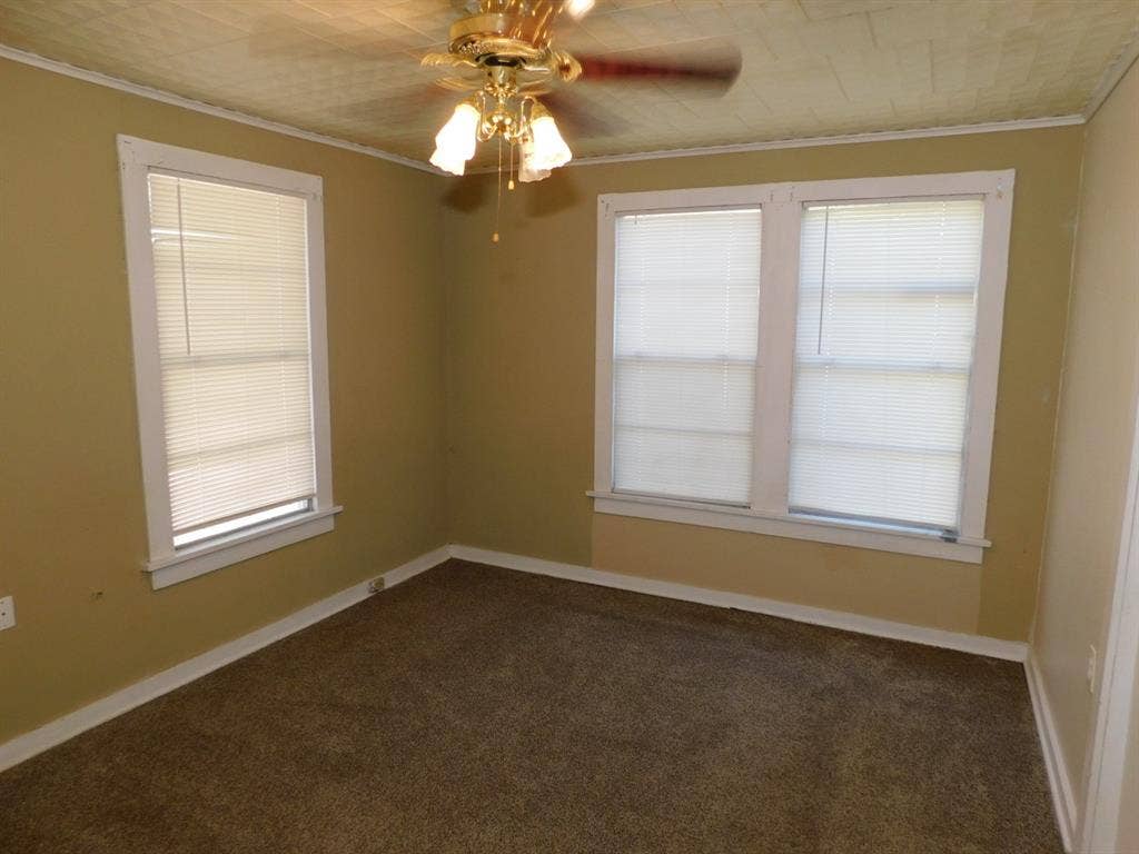 204 ELMWOOD Street, Springhill, LA 71075