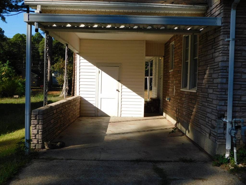204 ELMWOOD Street, Springhill, LA 71075