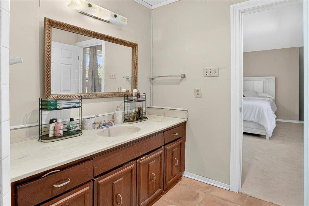 2010 Statler Drive, Carrollton, TX 75007