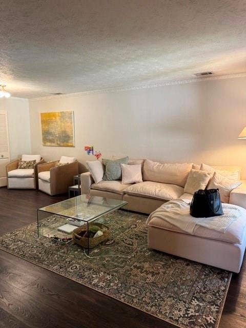 8324 Lullwater Drive, Dallas, TX 75218 8324 Lullwater Drive, Dallas, TX 75218