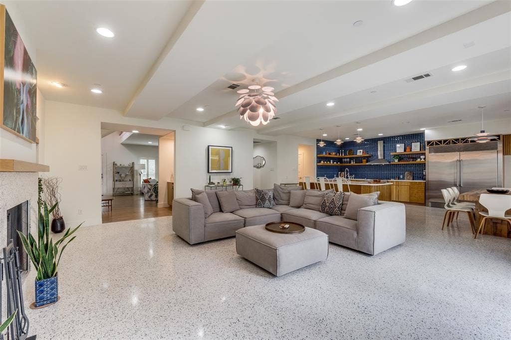 2829 Dyer Street, University Park, TX 75205