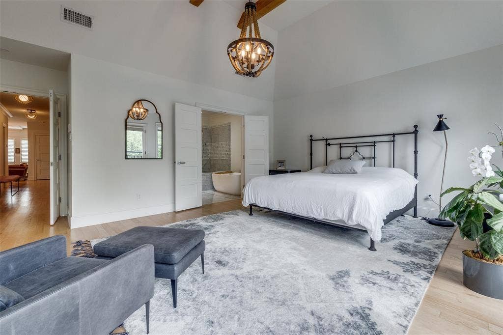 2829 Dyer Street, University Park, TX 75205
