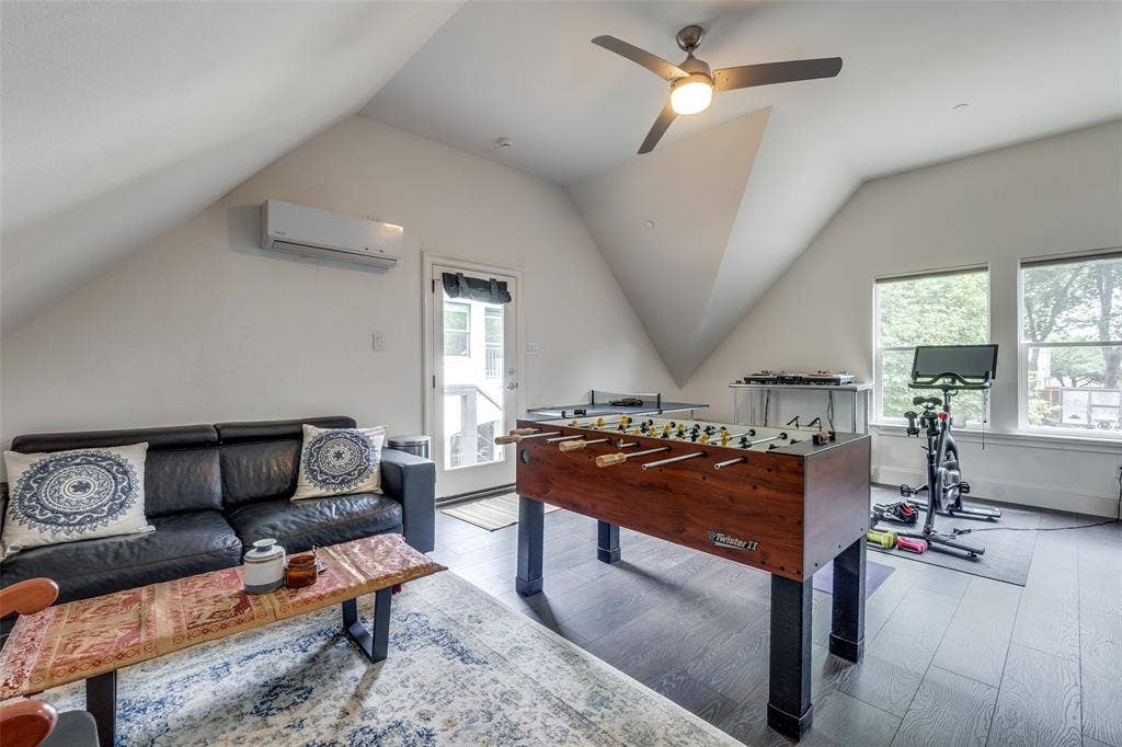2829 Dyer Street, University Park, TX 75205