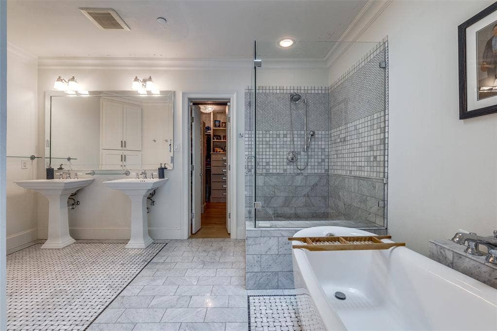 2829 Dyer Street, University Park, TX 75205