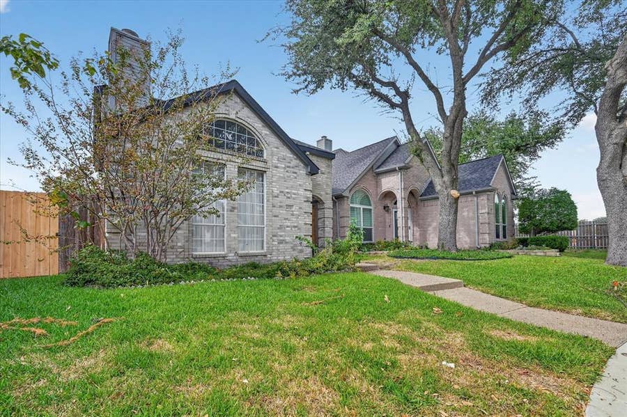 Property photo for 18727 Riverstone Court, Dallas, TX