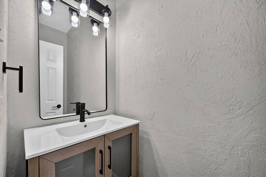 18727 Riverstone Court, Dallas, TX 75252