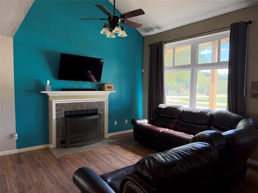 302 Pool Street, Cedar Hill, TX 75104 302 Pool Street, Cedar Hill, TX 75104