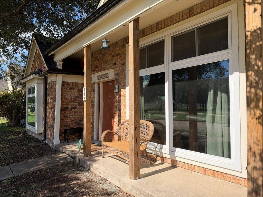 302 Pool Street, Cedar Hill, TX 75104 302 Pool Street, Cedar Hill, TX 75104