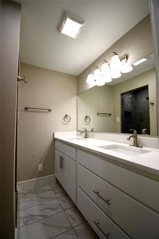 1015 Mitchell Road, Irving, TX 75060