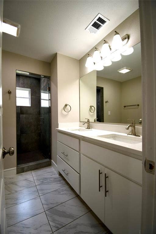 1015 Mitchell Road, Irving, TX 75060