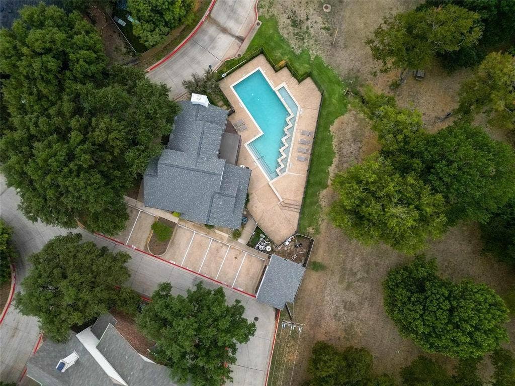 501 Arbor Creek Drive, #207, Euless, TX 76039
