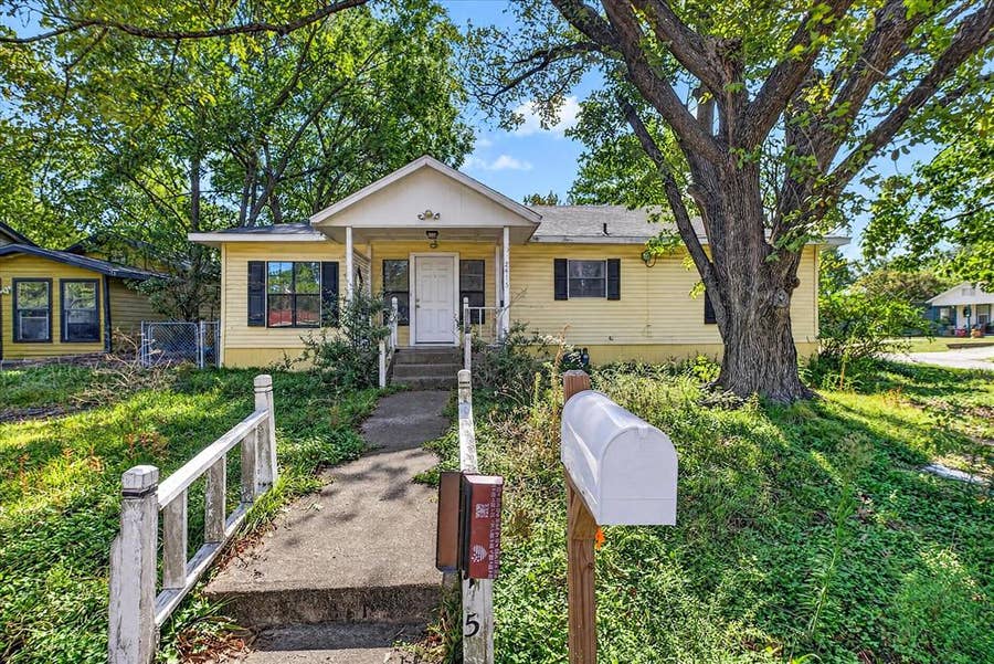 Property photo for 2415 W Collin Street, Corsicana, TX