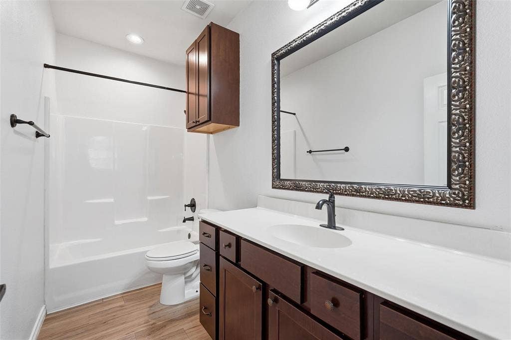 124 Chris Drive, Rockwall, TX 75032 124 Chris Drive, Rockwall, TX 75032