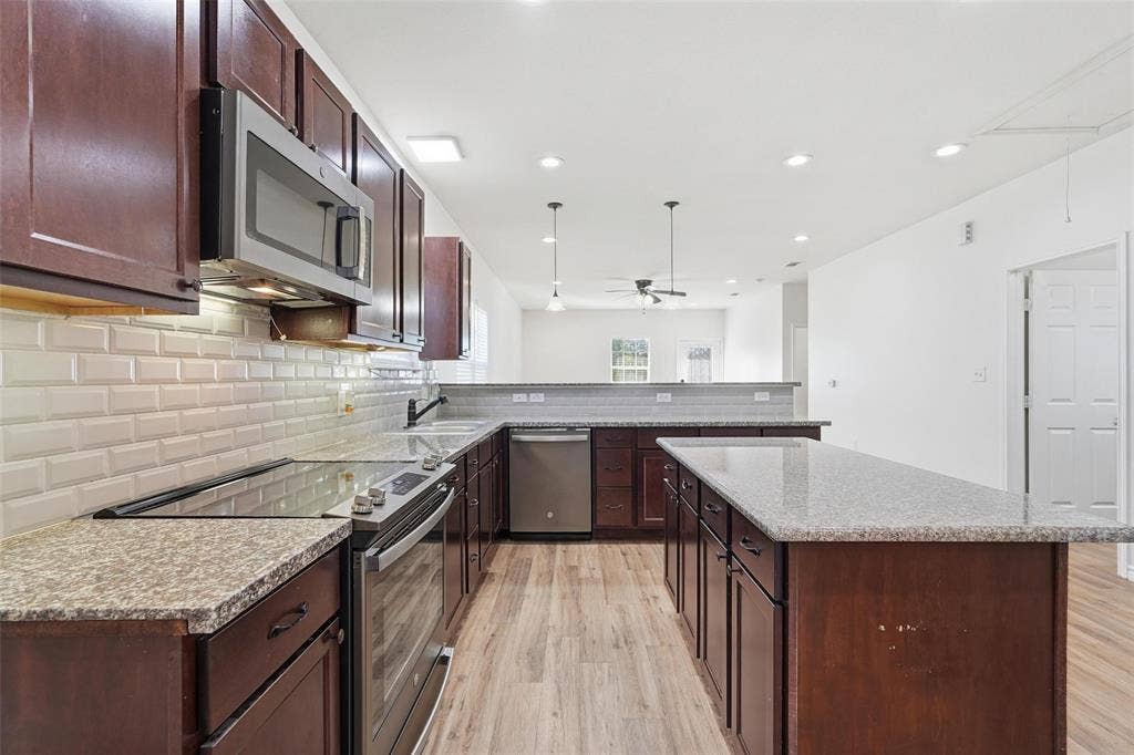 124 Chris Drive, Rockwall, TX 75032 124 Chris Drive, Rockwall, TX 75032