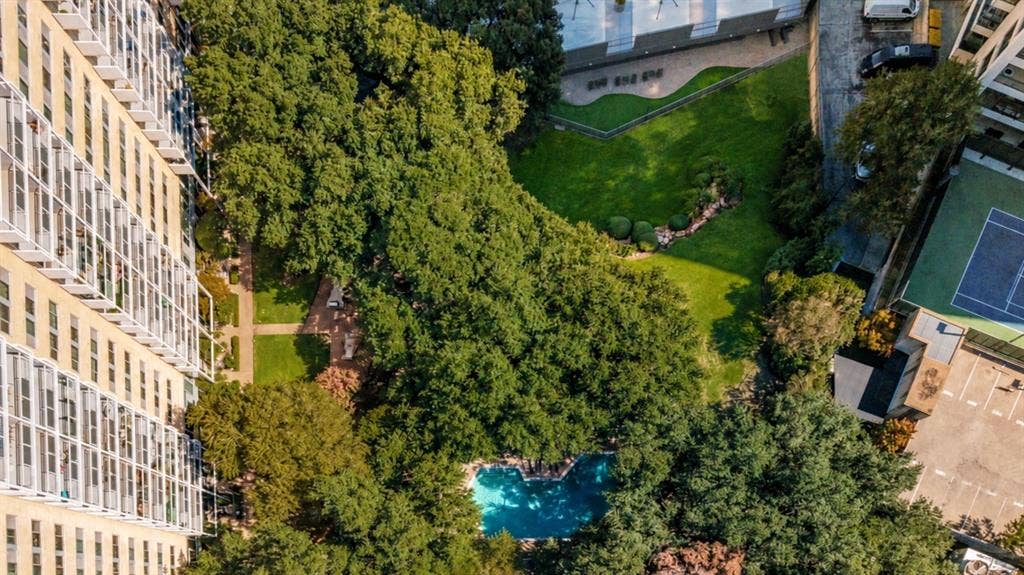 3883 Turtle Creek Boulevard, #317, Dallas, TX 75219 Aerial View of Pool and Grounds
