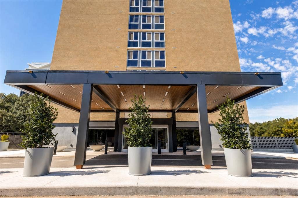 3883 Turtle Creek Boulevard, #317, Dallas, TX 75219 Twenty-One Turtle Creek | Front Entrance