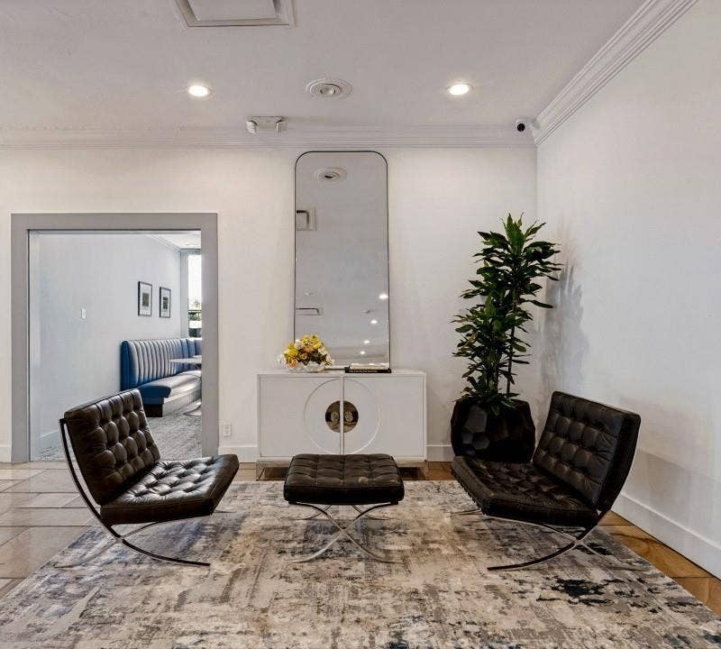 3883 Turtle Creek Boulevard, #317, Dallas, TX 75219 Lobby Conversation Lounge