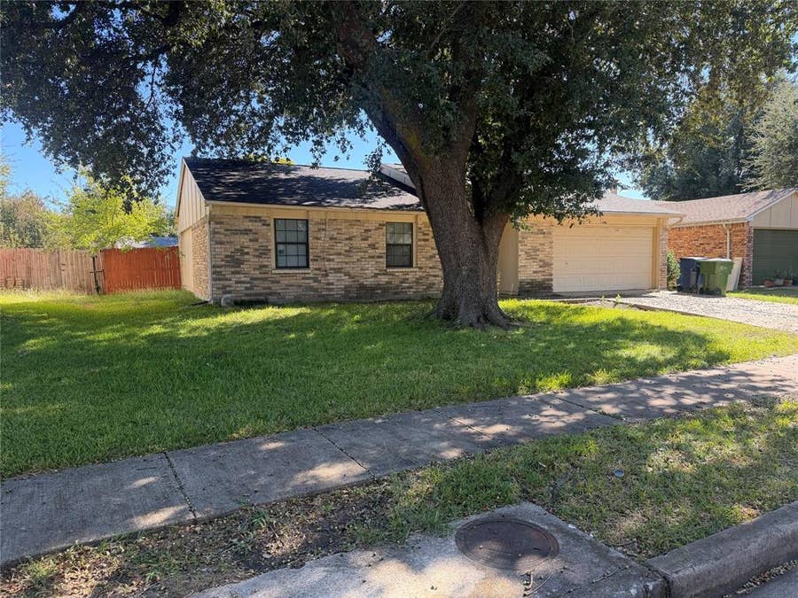 Property photo for 5706 Briarcrest Drive, Garland, TX
