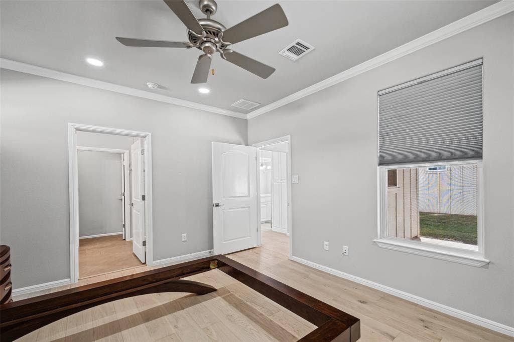 505 Eastpark Lane, Granbury, TX 76049