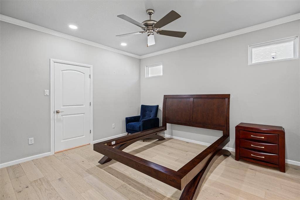 505 Eastpark Lane, Granbury, TX 76049