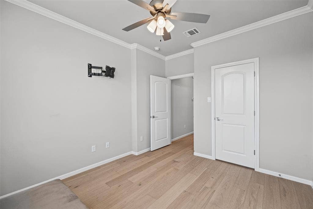 505 Eastpark Lane, Granbury, TX 76049