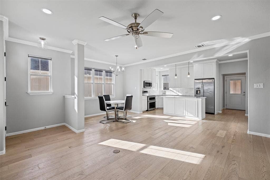 505 Eastpark Lane, Granbury, TX 76049