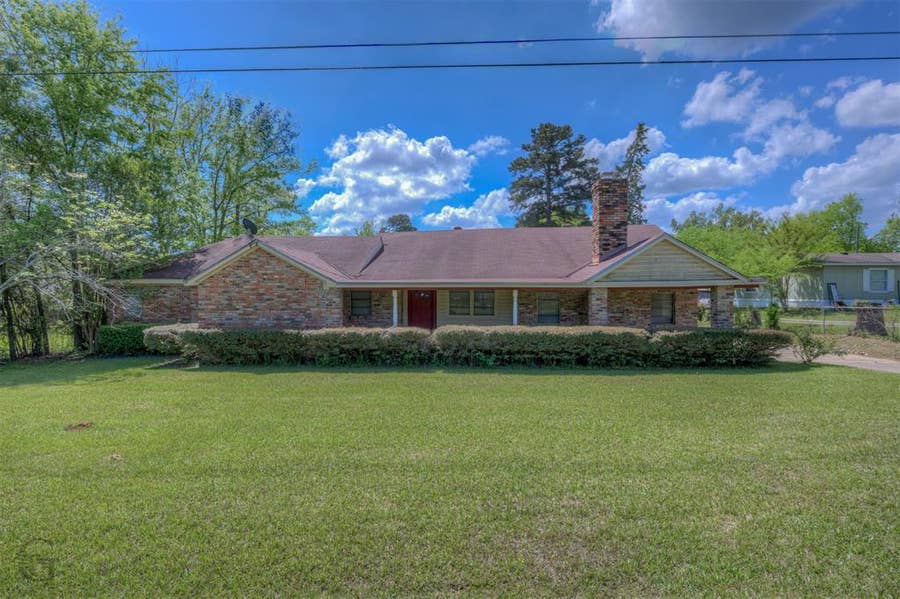 Property photo for 913 Pine Hill Road, Shreveport, LA