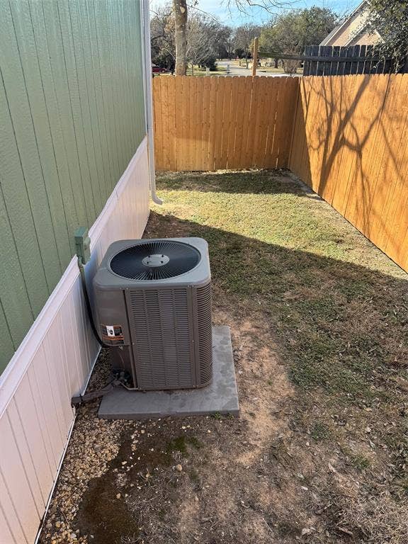 3520 Gerry Drive, Granbury, TX 76049 3520 Gerry Drive, Granbury, TX 76049