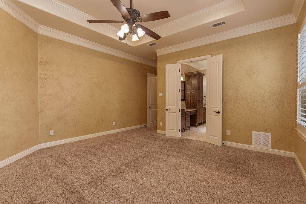 1407 S Houston Street, Kaufman, TX 75142 1407 S Houston Street, Kaufman, TX 75142