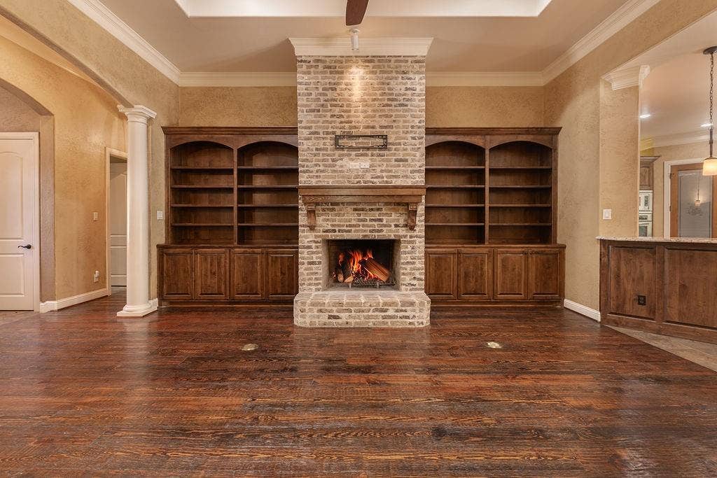 1407 S Houston Street, Kaufman, TX 75142 1407 S Houston Street, Kaufman, TX 75142