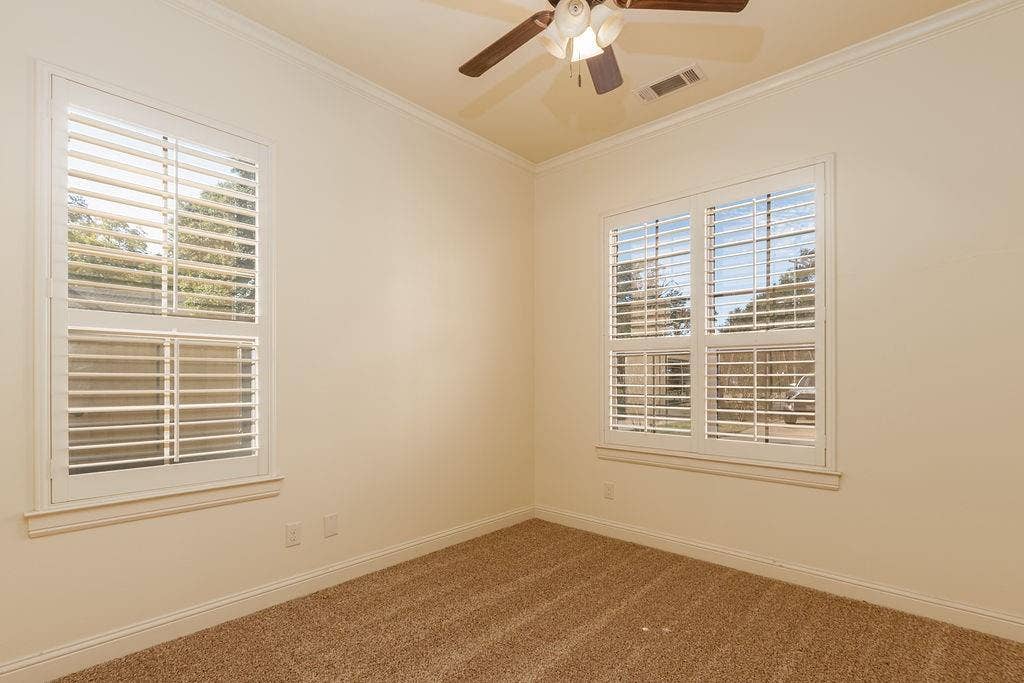 1407 S Houston Street, Kaufman, TX 75142 1407 S Houston Street, Kaufman, TX 75142