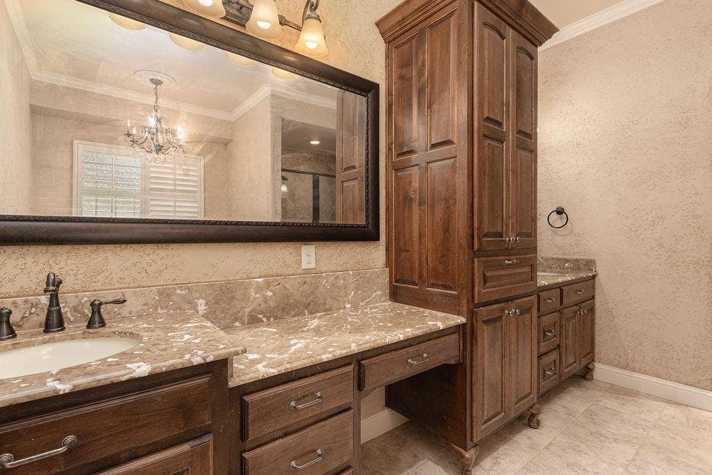 1407 S Houston Street, Kaufman, TX 75142 1407 S Houston Street, Kaufman, TX 75142