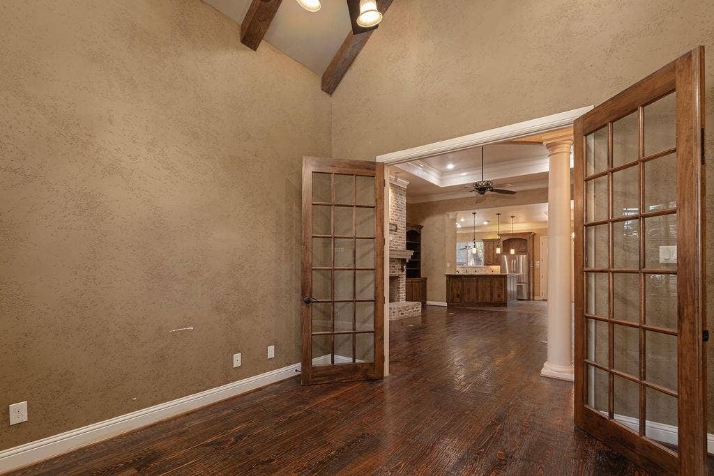 1407 S Houston Street, Kaufman, TX 75142 1407 S Houston Street, Kaufman, TX 75142